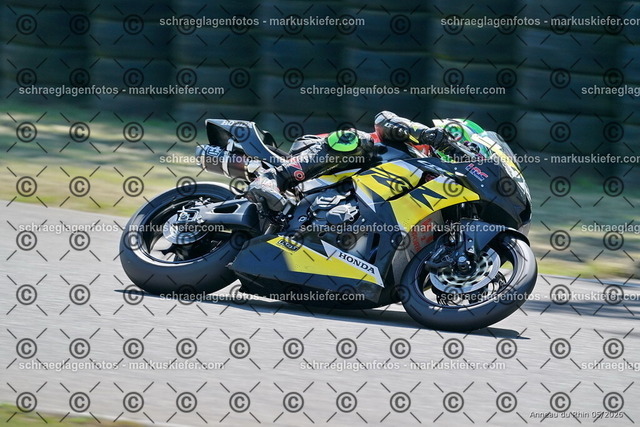 26BT01-0927 | markuskiefer.com - Realisiert mit Pictrs.com