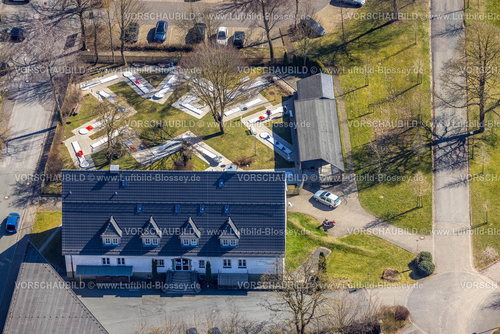 HB-Brilon220303191 | Luftbild, Musikschule Hochsauerlandkreis und Minigolfanlage, Brilon, Sauerland, Nordrhein-Westfalen, Deutschland