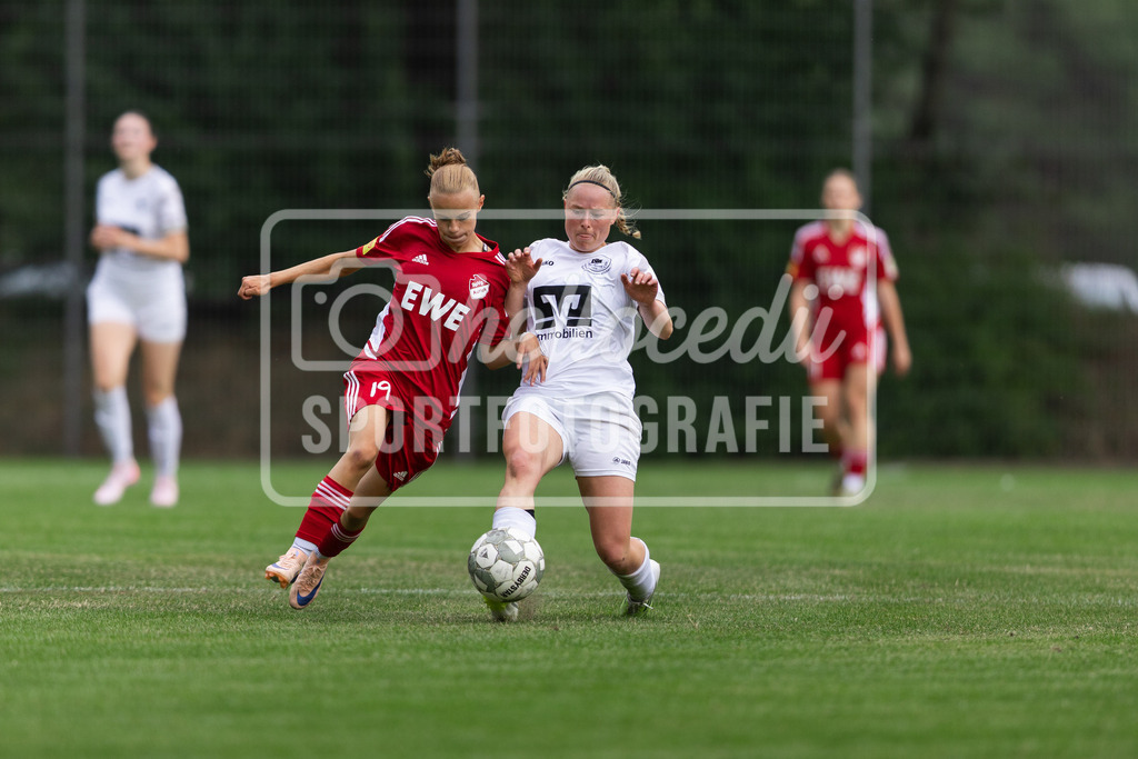 Fußball I Frauen I Testspiel I SpVg Aurich - DJK Arminia Ibbenbüren I 15430 | realhellocedii - Realisiert mit Pictrs.com