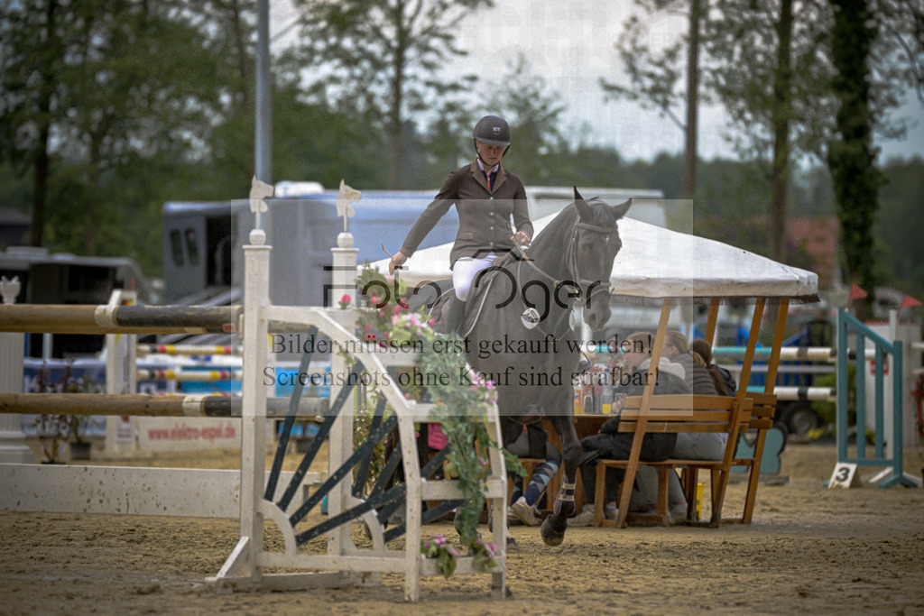 20240505-DOS_2162 | Entdecke hochwertige Reitturnierfotos von Foto Oger. Professionell, emotional und authentisch – jetzt Lieblingsmomente im Shop bestellen.Deutschlandweite Turnierfotografie. - Realisiert mit Pictrs.com