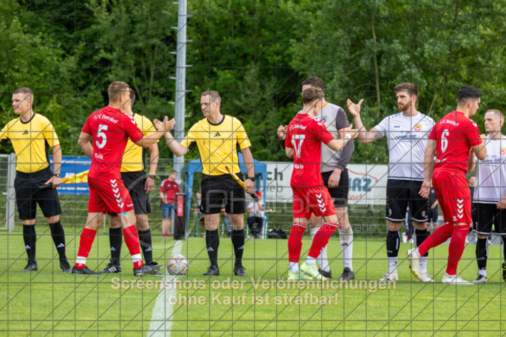 20250616_182824_0094 | #,  TV Eybach (weiß) vs. 1.FC Donzdorf II (rot), Fussball, Entscheidungsspiel 3 in Kreisliga A3 - Bezirk Neckar/Fils, Saison 2024/2025, Rasensportplatz, Staufenecker Str. 41, 73084 Salach, 16.06.2025 - 18:30 Uhr,Foto: PhotoPeet-Sportfotografie/Peter Harich