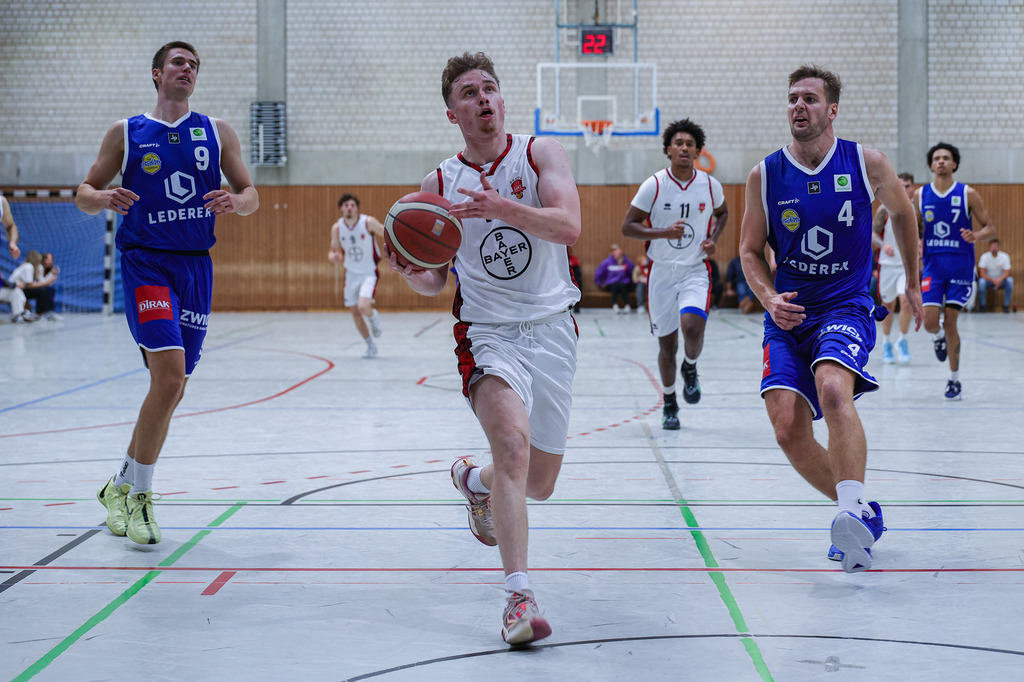 Regio Test BAYER GIANTS vs EN Baskets Schwelm-21 | Fotos von Basketballspielen aus dem Raum NRW fotografiert von Gero Mueller-Laschet und Daniel Schaefer - Realisiert mit Pictrs.com