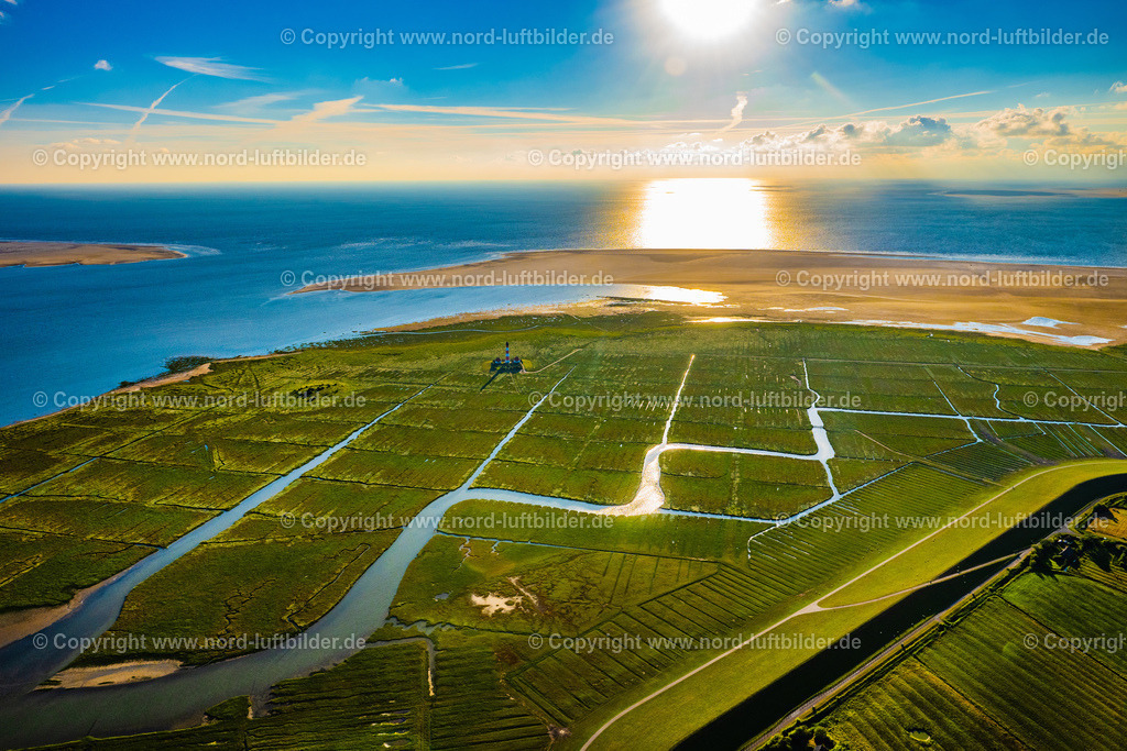 Westerheversand_Leuchtturm_ELS_5645060822 | WESTERHEVER 06.08.2022 Leuchtturm Westerheversand als historisches Seefahrtszeichen im Küstenbereich der Nordsee in Westerhever im Bundesland Schleswig-Holstein. // Lighthouse Westerheversand as a historic seafaring character in the coastal area of North Sea in Westerhever in the state Schleswig-Holstein. Foto: Martin Elsen