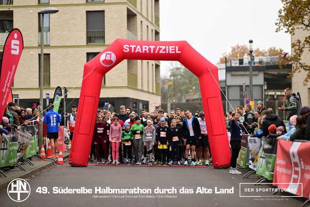Süderelbe Halbmarathon 2025 I 09.11.2025 I Fotograf_DerSportfotograf.I 00458 | Der Sportfotograf. - Realisiert mit Pictrs.com