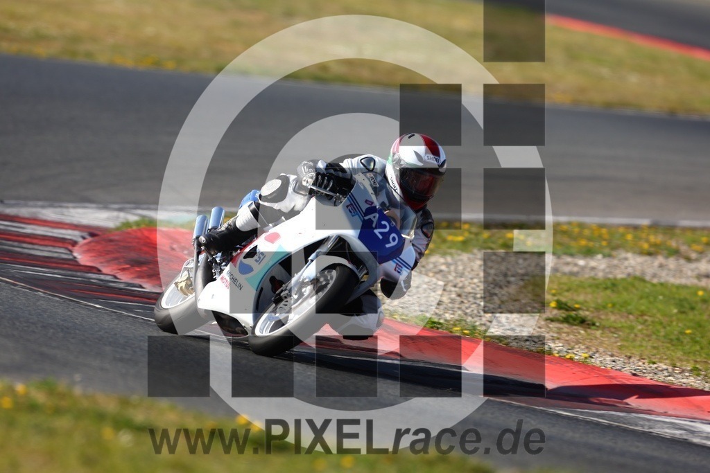 0a29-20250412_03458 | Schöne Erinnerungen an spannende Momente - das festzuhalten ist unser Job. PIXELrace.de ist seit 2003 auf den Rennstrecken Europas unterwegs um die Action draußen beim Fahren und die wunderbare Stimmung imm Fahrerlager für euch einzufangen.