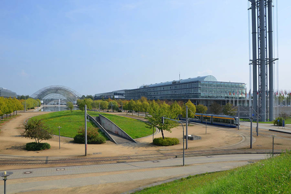 Foto: Leipzig - Leipziger Messe | Das Team hinter BILDLEXIKON LEIPZIG bündelt historische wie aktuelle Informationen über die Stadt Leipzig in Text und Bild auf einer Plattform und stellt diese der interessierten Öffentlichkeit zur Verfügung.
