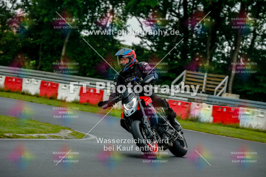 VBK-3541 | Hier findet Ihr Bilder von Touristenfahrten auf der Nürburgring Nordschleife oder von anderen Veranstaltungen die ich besucht habe. Viel Spass beim Durch Schauen 