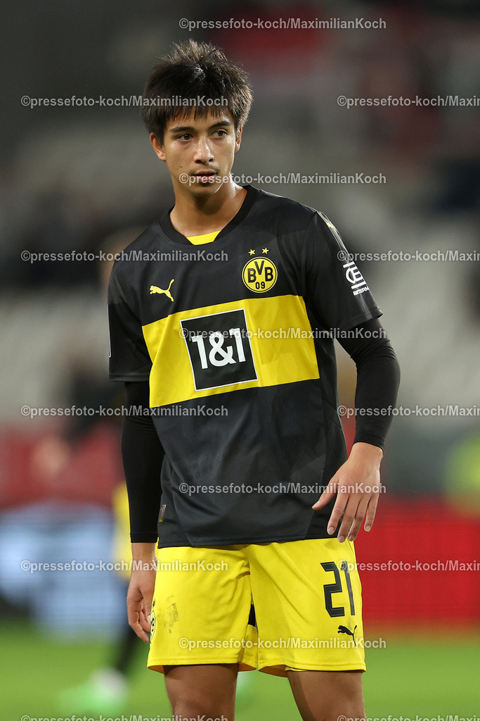 RWE3Liga25092402115 | 25.09.2024, Essen, Fußball,  Rot-Weiss Essen – Borussia Dortmund II (U23), bwin 3. Liga Herren, Stadion an der Hafenstraße, 7. Spieltag Saison 2024 2025: Felix Paschke (BVB II #21) DFB regulations prohibit any use of photographs as image sequences and or quasi-video.