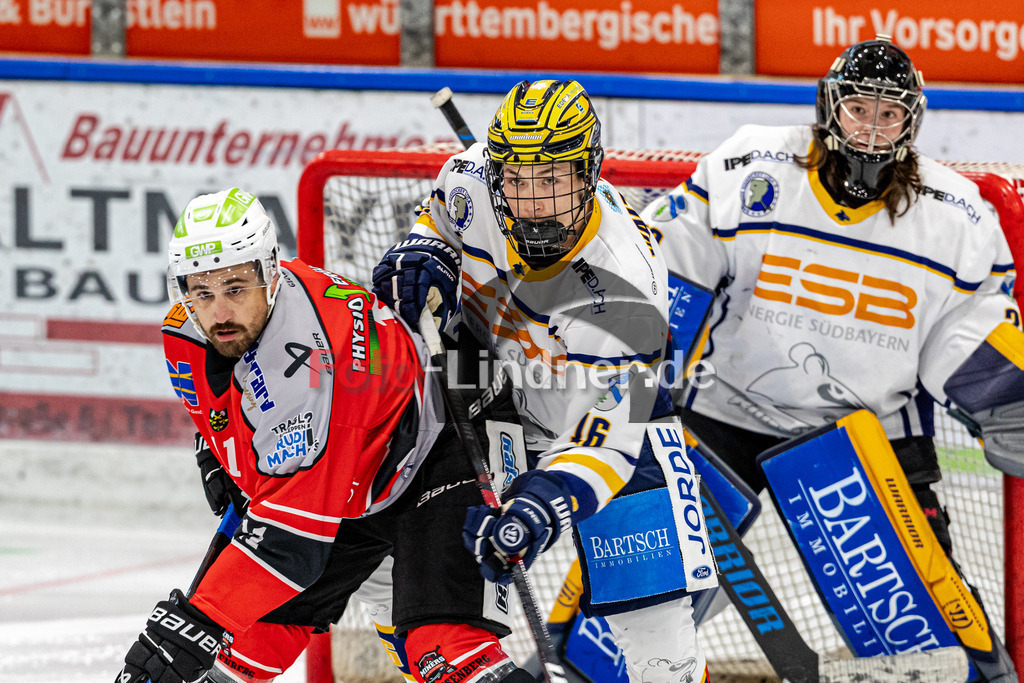 TSV Peißenberg Miners vs ESC River Rats Geretsried | Eishockey Bayernliga 2023/2024, TSV Peißenberg Miners vs ESC River Rats Geretsried,
Kampf vor dem Tor von Johanna MAY (River Rats Goali 29),
2023-10-15 in Peißenberg (Eisstadion)
11 Florian SIMON (Miners 11), 16 Danyel WAIZMANN (River Rats 16), 29 Johanna MAY (River Rats Goali 29)
Copyright: WolfgangxLindner foto-lindner.de