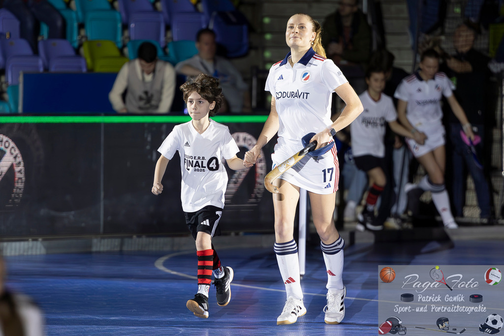 Volvo E.R.B. Final 4 Halbfinale Frauen: Mannheimer HC - Düsseldorfer HC, 25.01.2025 | Lisa Mayerhöfer (Mannheimer HC #17), Mannheimer HC - Düsseldorfer HC, Frankfurt, Süwag Arena, 25.1.2025 - Realisiert mit Pictrs.com