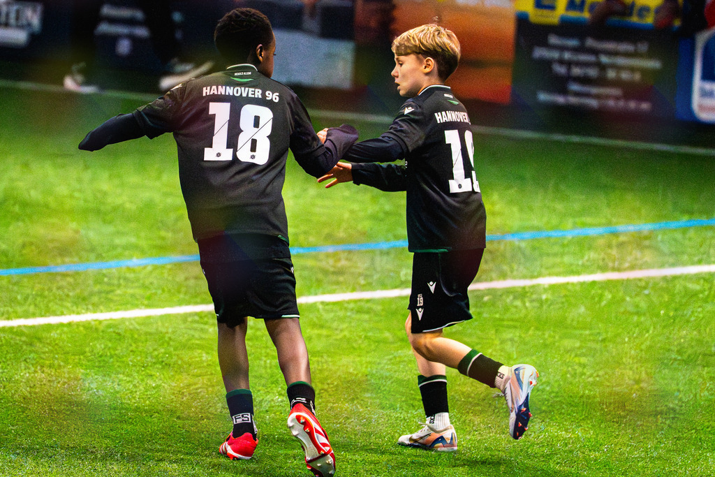 _BLR8434 | Professionelle Fußball- und Sportfotografie. Spielbilder online ansehen und kaufen – Einzelbilder oder komplette Galerien in hoher Qualität. - Realisiert mit Pictrs.com