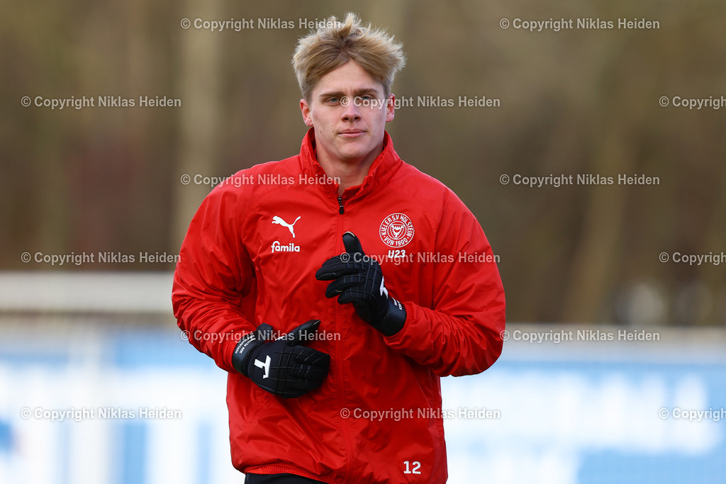 NH_HolsteinKielU23_Eutin08_FlensOberliga_30112025 | #12 Henrie Müller-Kalthoff (Holstein Kiel U23)Fußball I Herren I Flens Oberliga I Saison 2025-2026  I 19. Spieltag I Holstein Kiel U23 - Eutin 08 I 05.10.2025 I Citti-Fußball-Park