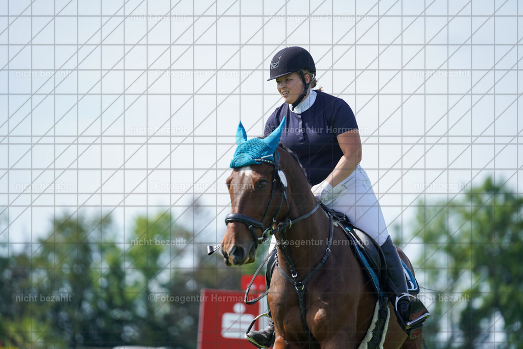 20230917-FAH09502 | Landsberg am Lech, 2023, Kaufbeuren, Kempten, Allgäu, Turnierfotografen Bayern, Fotoagentur Herrmann, Turnierbilder, Reitsport Fotos, Pferdefotograf, Augsburg, Bad Tölz, Dachau, Karlsfeld, Memmingen, Buchloe, Schwabmünchen