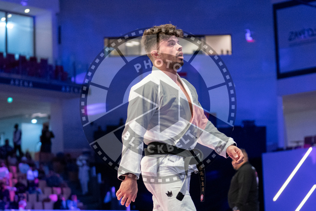 20231108PBB1625 | Fighters compete during the AJP World Professional Championship in the Mubadala Arena in Abu Dhabi, Arab United Emirates, on November 8, 2023.