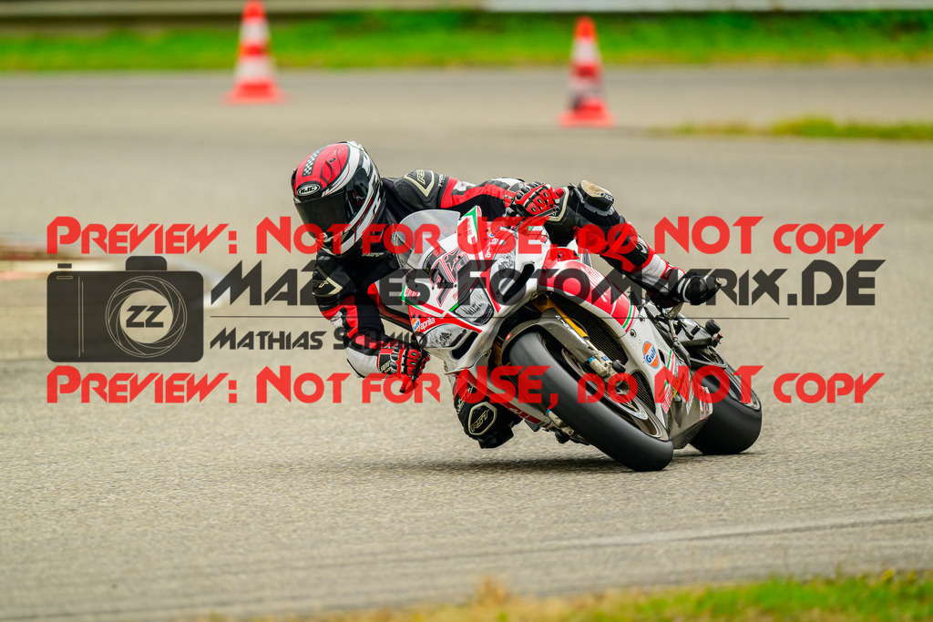 MaZZes_Fotomatrix_20241003_6007705_1859-2 | ROT