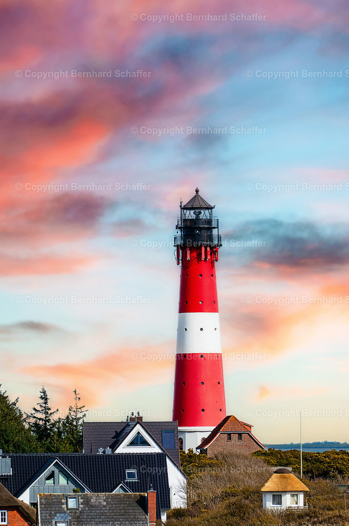 Leuchtturm in Abendstimmung | Der Leuchtturm von Hörnum auf Sylt in einer Abendstimmung. - Realisiert mit Pictrs.com