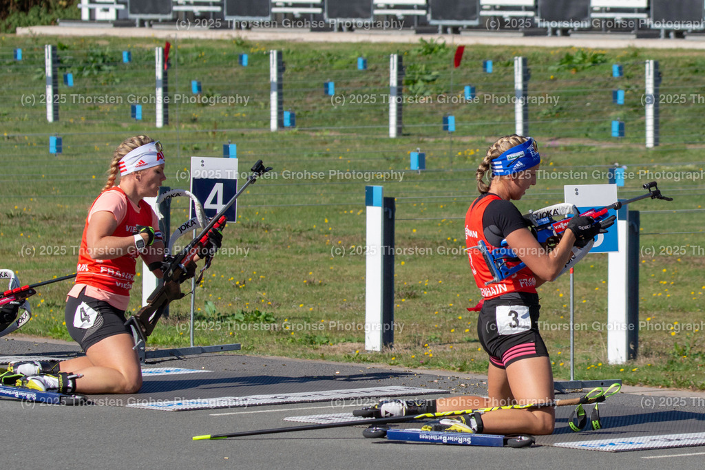 Deutsche Meisterschaften Biathlon 2018 | Deutsche Meisterschaften Biathlon 2018, Massenstart Frauen am 15.09.2018 in der DKB SKI ARENA in Oberhof, (Deutschland)

Bild: Franziska Preuss vom SC Haag / Zoll (3)
Nadine Horchler vom SC Willingen / BwB (4)
 - Realisiert mit Pictrs.com