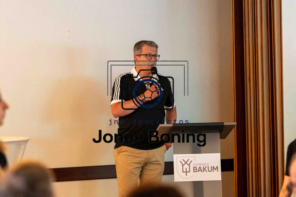 Fußball I E-Junioren I Saison 2025-2026 I OM-Cup Lüsche I Sonntag  I 23220 | jns.sportfotos - Realisiert mit Pictrs.com