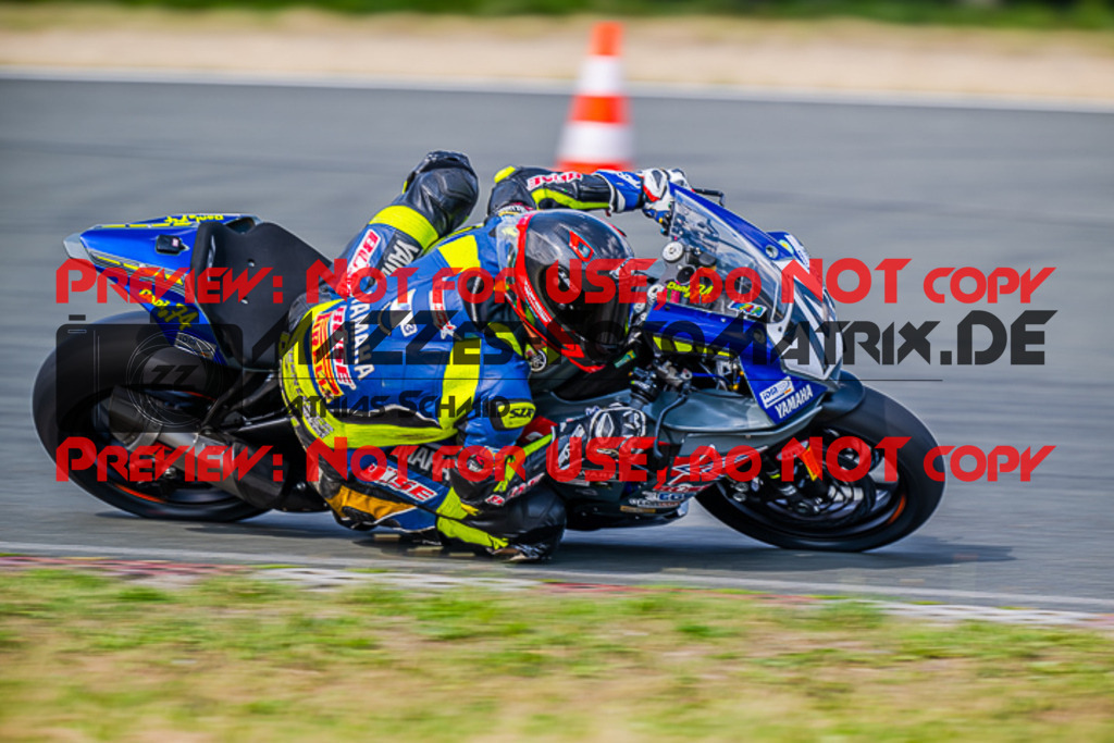 MaZZes_FotoMatrix_220722_7837 | IDM1000