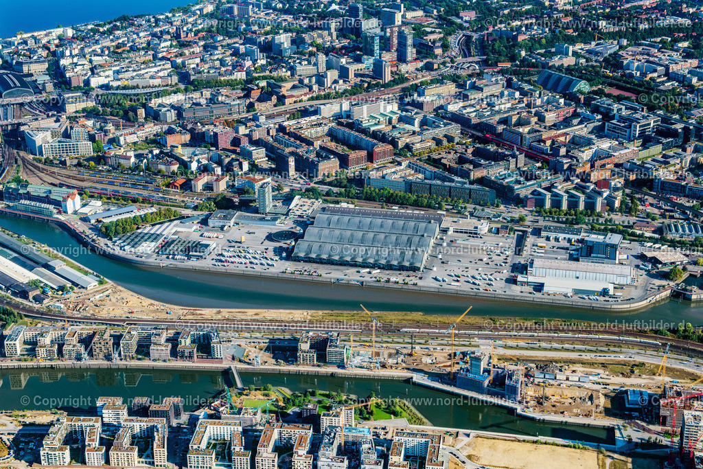 Hamburg_Grossmarkt_ELS_3851220922 | HAMBURG 22.09.2022 Gebäude des Großhandelszentrum für Blumen , Obst und Gemüse im Ortsteil Hammerbrook in Hamburg, Deutschland. // Building of the wholesale center fuer Blumen , Obst and Gemuese in the district Hammerbrook in Hamburg, Germany. Foto: Martin Elsen