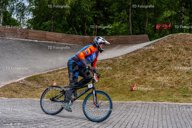 BayBMX2026-05427 | Fotogalerie von Thomas Dettweiler mit Eventbildern und lizenzfreien Fotos. Perfekt als Wandbild, für Büro, Website oder private Nutzung. - Realisiert mit Pictrs.com