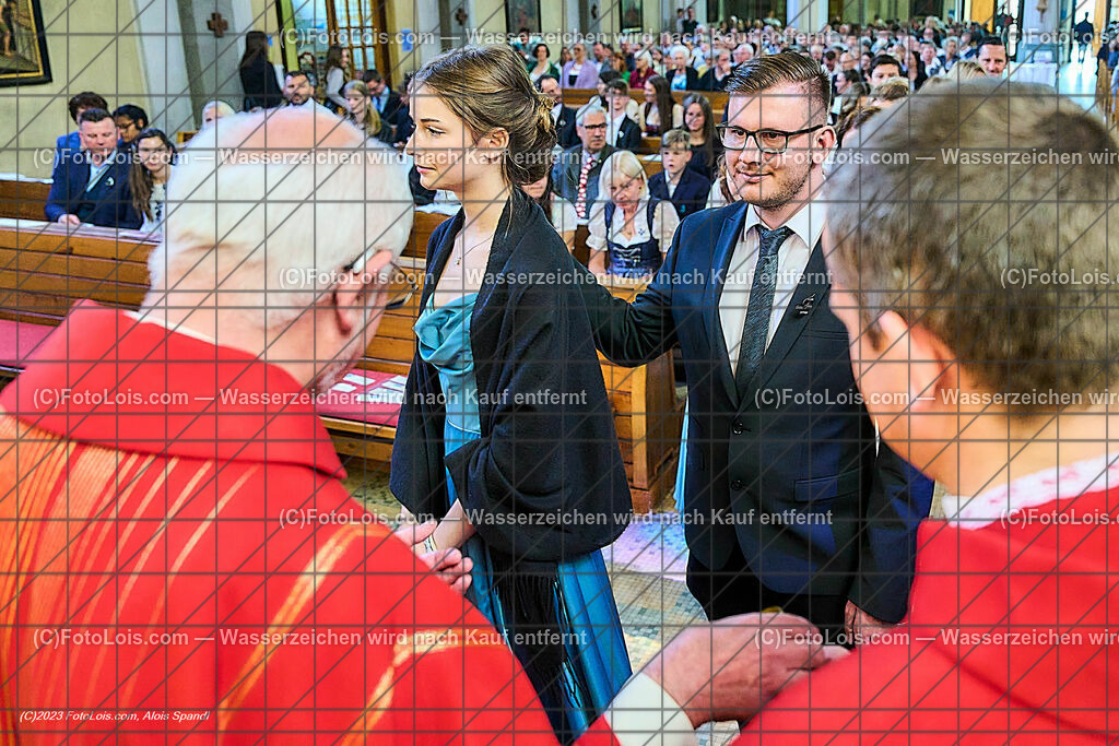 ALP2505_Pfarrfirmung Wieselburg_Sakrament der Firmung | (C)FotoLois.com, Alois Spandl, Pfarrfirmung in Wieselburg mit Firmspender Eduard Gruber (ehemaliger Generalvikar der Diözese St. Pölten), Sa 3. Juni 2023.