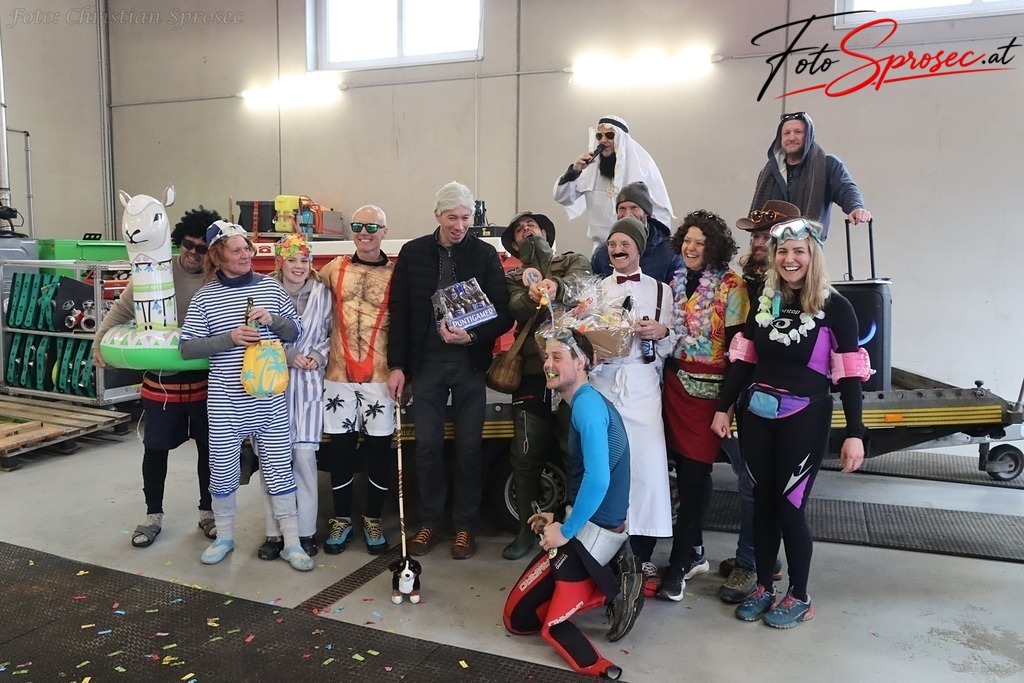 fasching2026-mariazell (1) | Mit meiner Kamera halte ich besondere Augenblicke, faszinierende Landschaften und interessante Details fest. Dabei entstehen ganz unterschiedliche Aufnahmen – von stimmungsvollen Landschaftsfotografien und beeindruckenden Drohnenaufnahmen über Pressefotos - Realisiert mit Pictrs.com