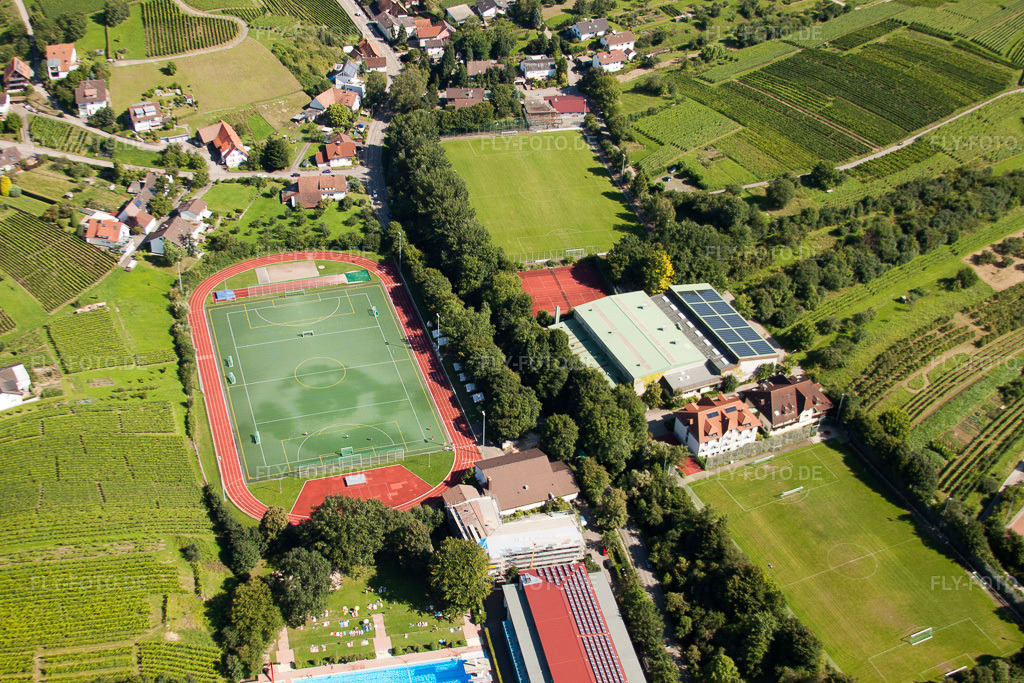 Luftbild: Südbadische Sportschule, FC Neuweier im Ortsteil Steinbach in Baden-Baden im Bundesland Baden-Württemberg in Deutschland. Foto: IMG_31349.jpg vom 09.08.2010 durch Werner Riehm/FLY-FOTO.de