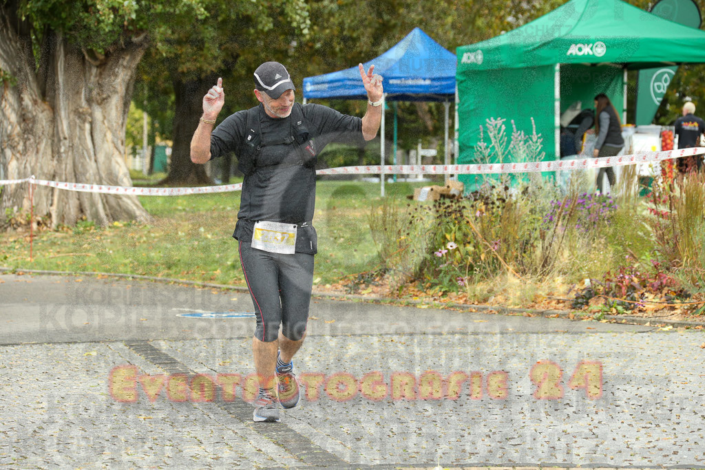 231015_1216_EX1_4753 | Sportfotografie im Rhein-Sieg Kreis, Köln, Bonn, NRW, Rheinland Pfalz, Hessen, etc. Unser Tätigkeitsfeld umfasst den Laufsport vom Volkslauf über den Marathon, Duathlon, Triathon bis zum Ultralauf wie Kölnpfad Ultra oder Schindertrail.