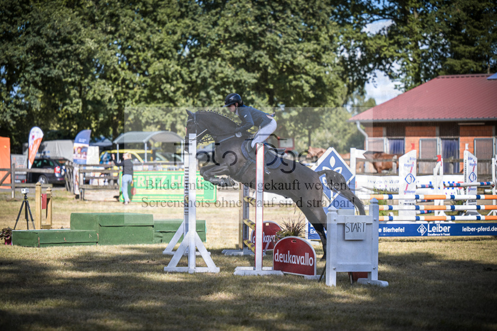 DOS_1521 | Entdecke hochwertige Reitturnierfotos von Foto Oger. Professionell, emotional und authentisch – jetzt Lieblingsmomente im Shop bestellen.Deutschlandweite Turnierfotografie. - Realisiert mit Pictrs.com