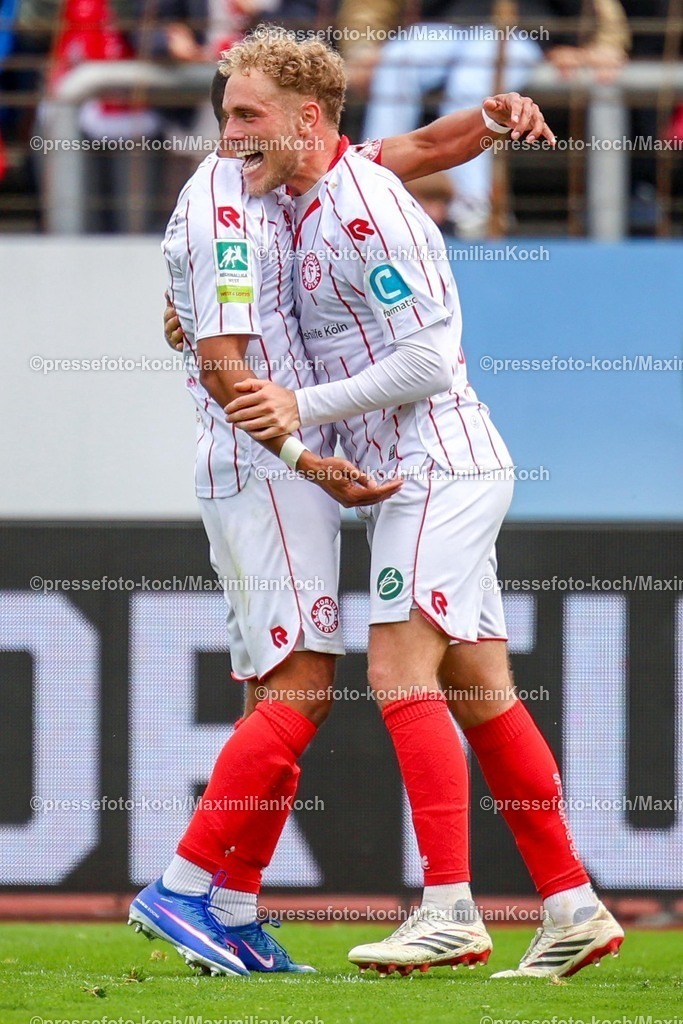 xsefx12042601018 | 12.04.2026, xsefx, Fußball, Regionalliga West, SC Fortuna Köln - FC Schalke 04 II (U23), 29. Spieltag, Südstadion Köln, Saison 2025 2026: Torjubel Jubel nach dem Tor von Timo Bornemann. DFB regulations prohibit any use of photographs as image sequences and or quasi-video. Photo: xSabinexEffgenxPressefotoKochx
