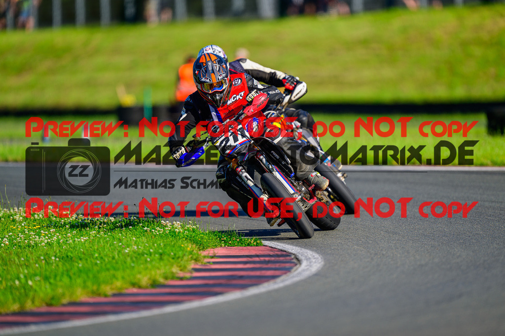 MaZZes_FotoMatrix_240622_6007705_2-113 | UE40