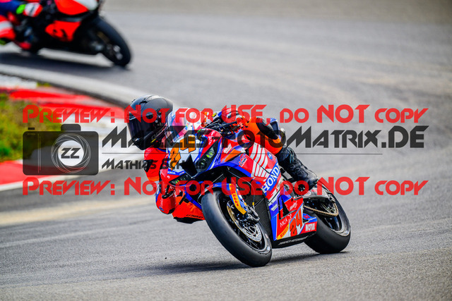 MaZZes_FotoMatrix_240910_6007705_4250 | WEISS