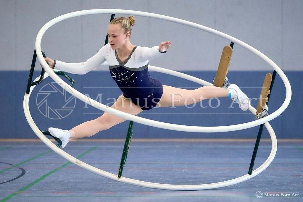 2024-06-20-2-B-DSC-00141 | Professionelle Sportfotografie in Hamburg, Schleswig-Holstein und Niedersachsen – spezialisiert auf Rhönrad, Geräteturnen, Leistungsturnen und rhythmische Sportgymnastik. Bundesweite Begleitung von Rhönrad-Events. Jetzt Sport-Fotos - Realisiert mit Pictrs.com