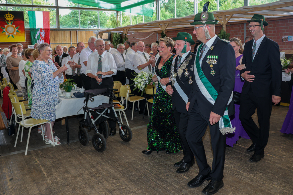 top-top.de-250704-028 | Foto, Video, Fotografie, Videografie, Fotobox, DJ, Discjockey, Musik, Musikbox, Veranstaltung, Photobooth, Amazon, Ebay, Buchtipp, Bestseller, Autor, Verlag, Buch, Wesel, Hamminkeln, NRW, Dinslaken, Rees, Drohne, Hochzeit, Party, Fotobox, Wesel, Fotograf