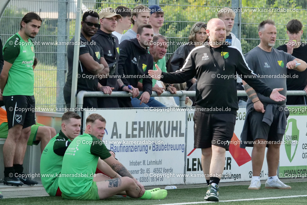 Fußball : Bezirksliga : SV 08/29 Friedrichsfeld - Borusia Veen am 10.05.2026 in Voerde Friedrichsfeld | Fußball : Bezirksliga : SV 08/29 Friedrichsfeld - Borusia Veen am 10.05.2026 in Voerde Friedrichsfeld - Realisiert mit Pictrs.com