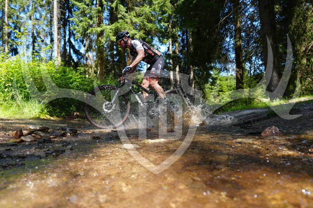 FC604716 | Fotogalerie der Treibjagd im Dunkelwald - Dein MTB Etappenrennen im Erzgebirge - Realisiert mit Pictrs.com