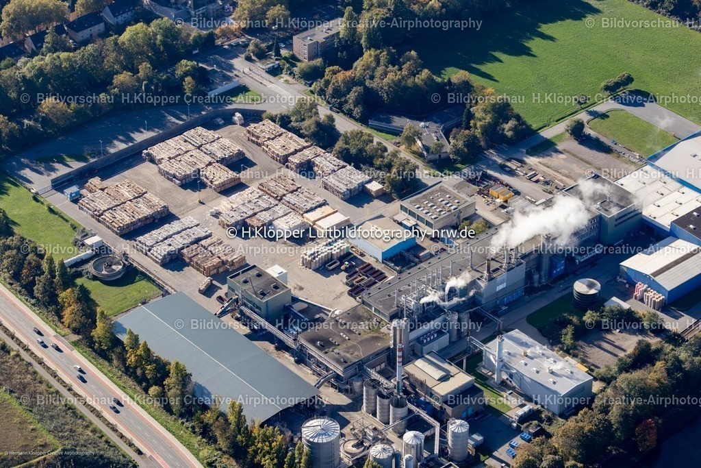 Luftbild Gelsenkirchen Gelsenkrichen-6750 | Luftbildfotografie Gebäude und Produktionshallen auf dem Werksgelände der Papierfabrik " HHamburger Rieger Gelsenkirchen GmbH & Co. KG " an der Alfred-Zingler-Straße in Gelsenkirchen - Realisiert mit Pictrs.com