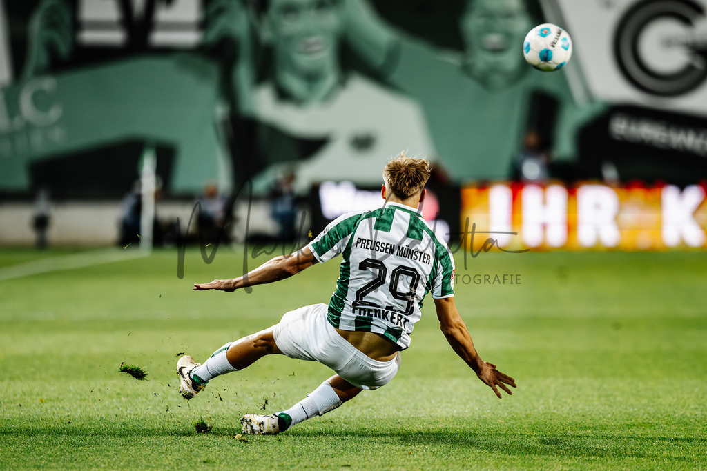 2. Bundesliga, Saison 2024/25, 7. Spieltag: SC Preußen Münster - FC Schalke 04 | Münster, 28.09.2024: 2. Bundesliga, 7. Spieltag, SC Preußen Münster gegen FC Schalke 04 im LVM-Preußenstadion in Münster. Foto: sportfotografie.ms | Markus Paletta - Realisiert mit Pictrs.com