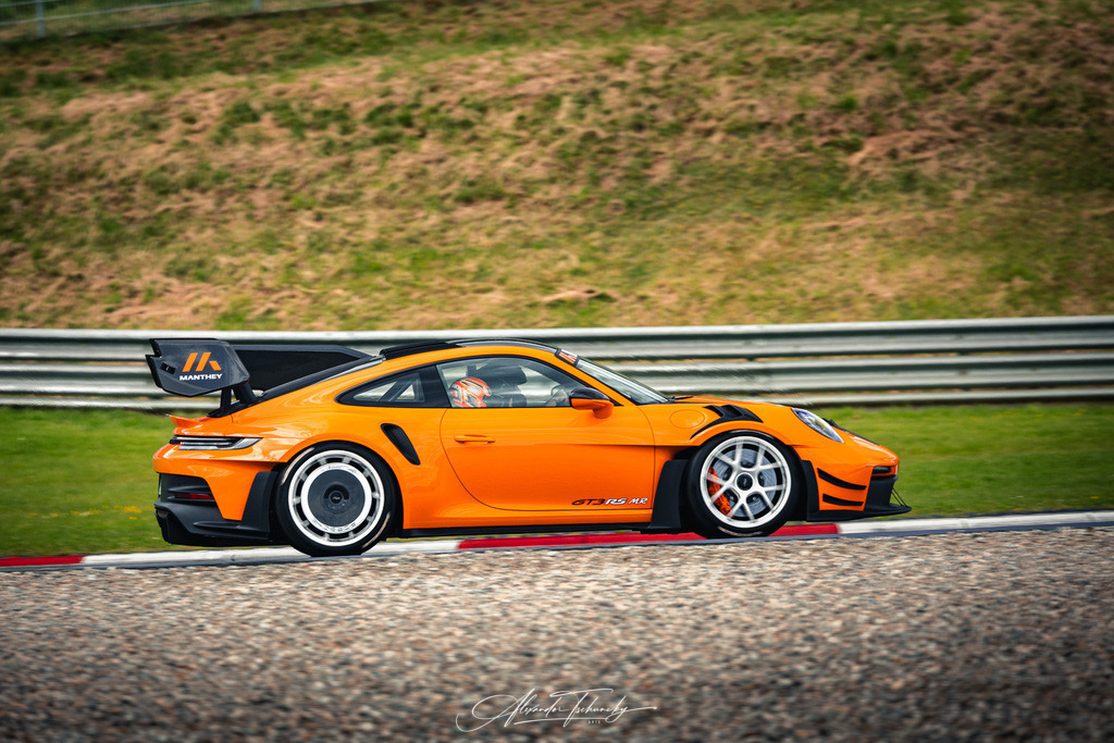 R6PZ1769 _Alexander Tschuncky | Entdecken Sie die faszinierende Welt von Alexander Tschuncky Arts: Kreative Fotografie, atemberaubende Automobilkunst und hochwertiger Bilderdruck. Lassen Sie sich inspirieren! - Realisiert mit Pictrs.com