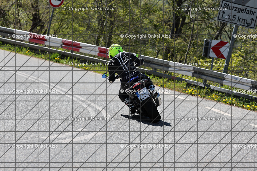 IMG_7234 | Fotograf am Kyffhäuser. Onkel Atze. Kyffhäuser Rennstrecke. Café36. Motorsportfotografie. - Realisiert mit Pictrs.com