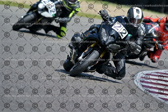 26BT02-1713 | markuskiefer.com - Realisiert mit Pictrs.com