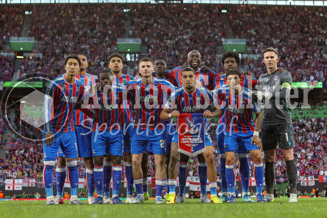 27.05.2026, EUR, Fussball, Herren, Conference League Finale, Saison 2025/2026, Crytsal Palace F.C. - Rayo Vallecano de Madrid | das Teamfoto von Crystal Palace vor dem Spiel