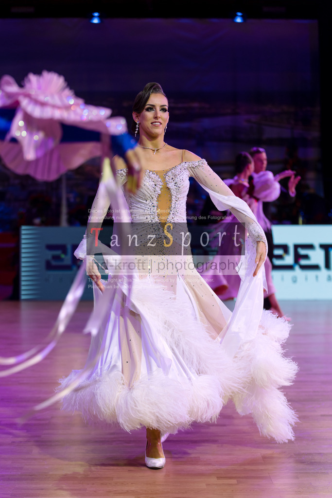 20241215_WDSF_Int_Open_Std-Riga-8647 | Tanzsportbilder, Standardtanz, Lateintanz, WDSF, DTV, LTVB, dancecomp, goc, hessen tanzt, blaues band der spree, walzer, tango, wiener walzer, slowfox, quickstepp, samba, rumba, cha-cha-cha, paso doble. jive, hd-kroft photography, turniertanzsport