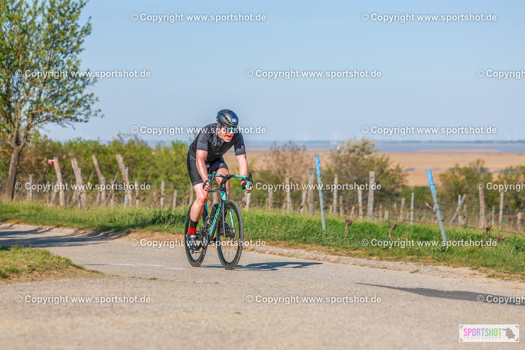 695_AR6_8278 | Neusiedlersee Radmarathon 2026@sportshot_your_pictrs #yourpictures#roadtowm2029 #nrm #neusiedlerseeradmarathon #neusiedlersee #neusiedlerseetourismus #burgenland #mörbisch #nrm26 #burgenlandtourismus #voglundco #poweredbyburgenlandtourismus #radsport #rad #marathon #ucigranfondo #visitburgenland #ucigranfondoworldseries