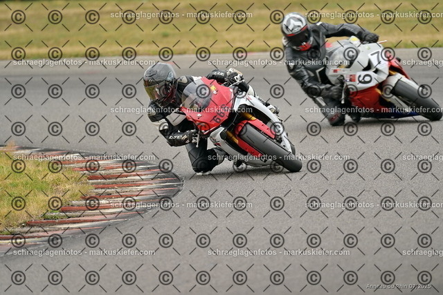 25bt05-1477 | markuskiefer.com - Realisiert mit Pictrs.com