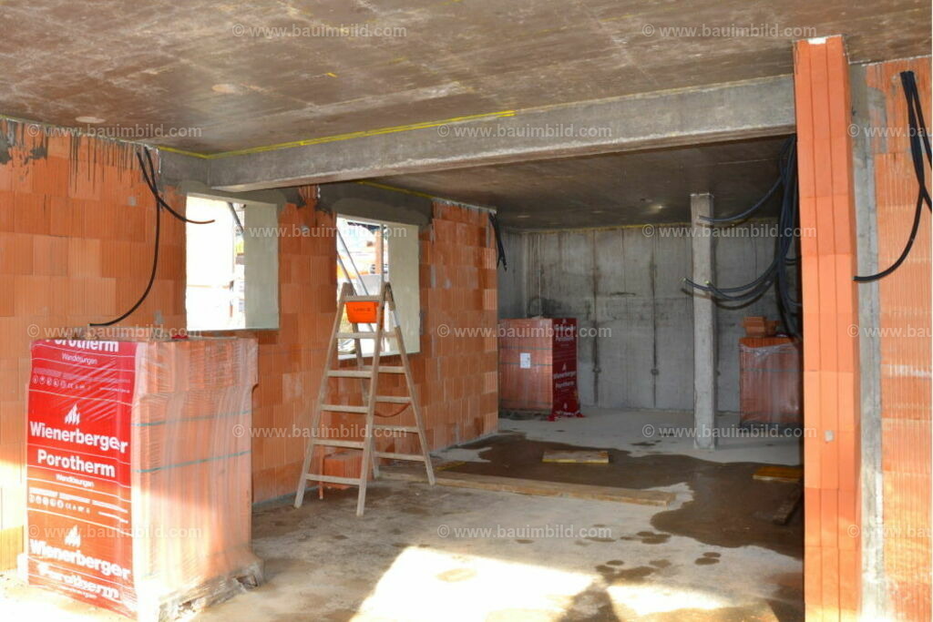 bib-lg17-elektroinstallation-0080 | Nach LV-Leistungsgruppen sortierte Detailfotos über den Bau eines Hauses. Alle Hausbau-Bilder direkt vom Urheber und Autor der Website Haus-Selber-Bauen.com