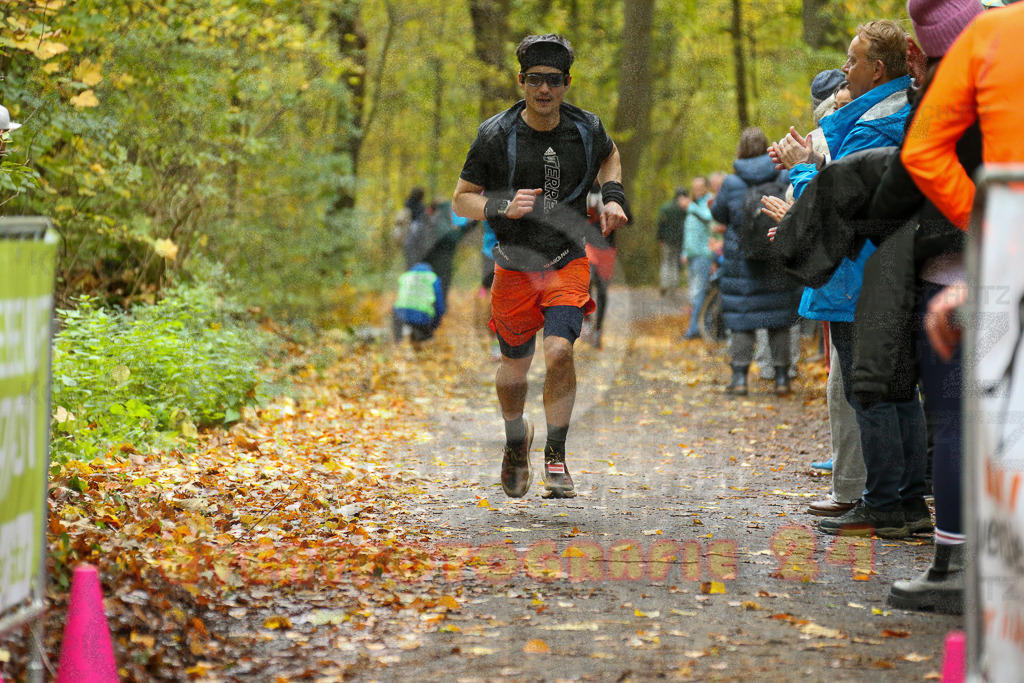 251026_1230_EX1_0560 | Sportfotografie im Rhein-Sieg Kreis, Köln, Bonn, NRW, Rheinland Pfalz, Hessen, etc. Unser Tätigkeitsfeld umfasst den Laufsport vom Volkslauf über den Marathon, Duathlon, Triathon bis zum Ultralauf wie Kölnpfad Ultra oder Schindertrail.