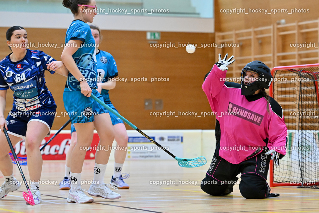 VSV Unihockey Damen vs. FCB München | #64 Laura Walluschnig VSV Unihockey, #15 Carla Ford FCB München, #18 Lara Fuhrmann VSV Unihockey, VSV Unihockey Damen vs. FCB München, VSV Unihockey Damen vs. FCB München am 24.01.2026 in Villach (Ballspielhalle St. Martin), Austria, (Photo by Bernd Stefan)