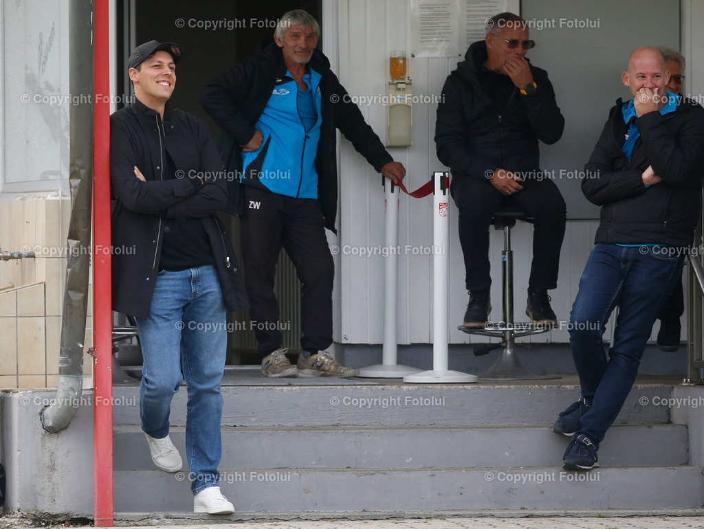 A_LUI_191024_13 | SPORT FUSSBALL LL OST ASKOE OEDT1B-ASKOE SCHWERTBERG IM BILD: TRAINER ALEXANDER ZELLHOFER   (OEDT) FOTO: FOTOLUI